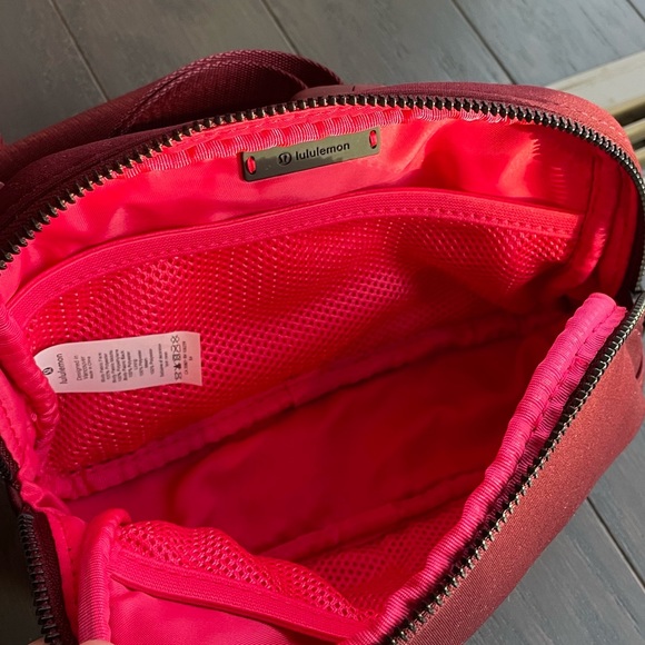 Rare Lululemon Belt Bag - Picture 6 of 8